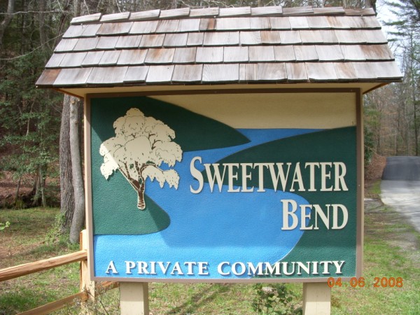 Sweetwater Bend Entrance Sign (600 x 450)